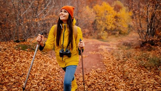 woman hiking in autumn 