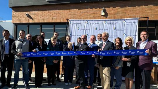 Mercy Hospital staff at ED ribbon cutting 